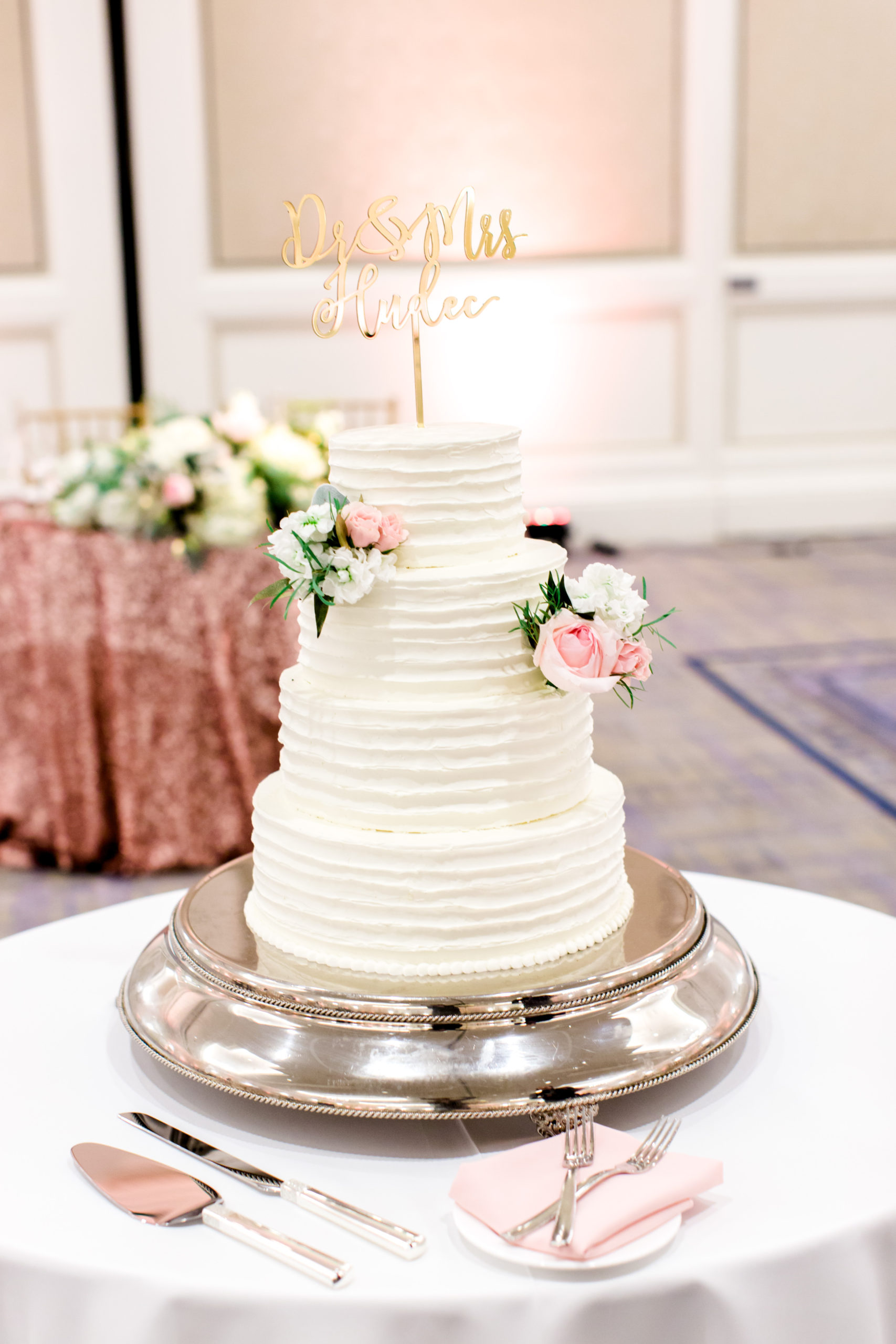 pink, gold & navy wedding reception details