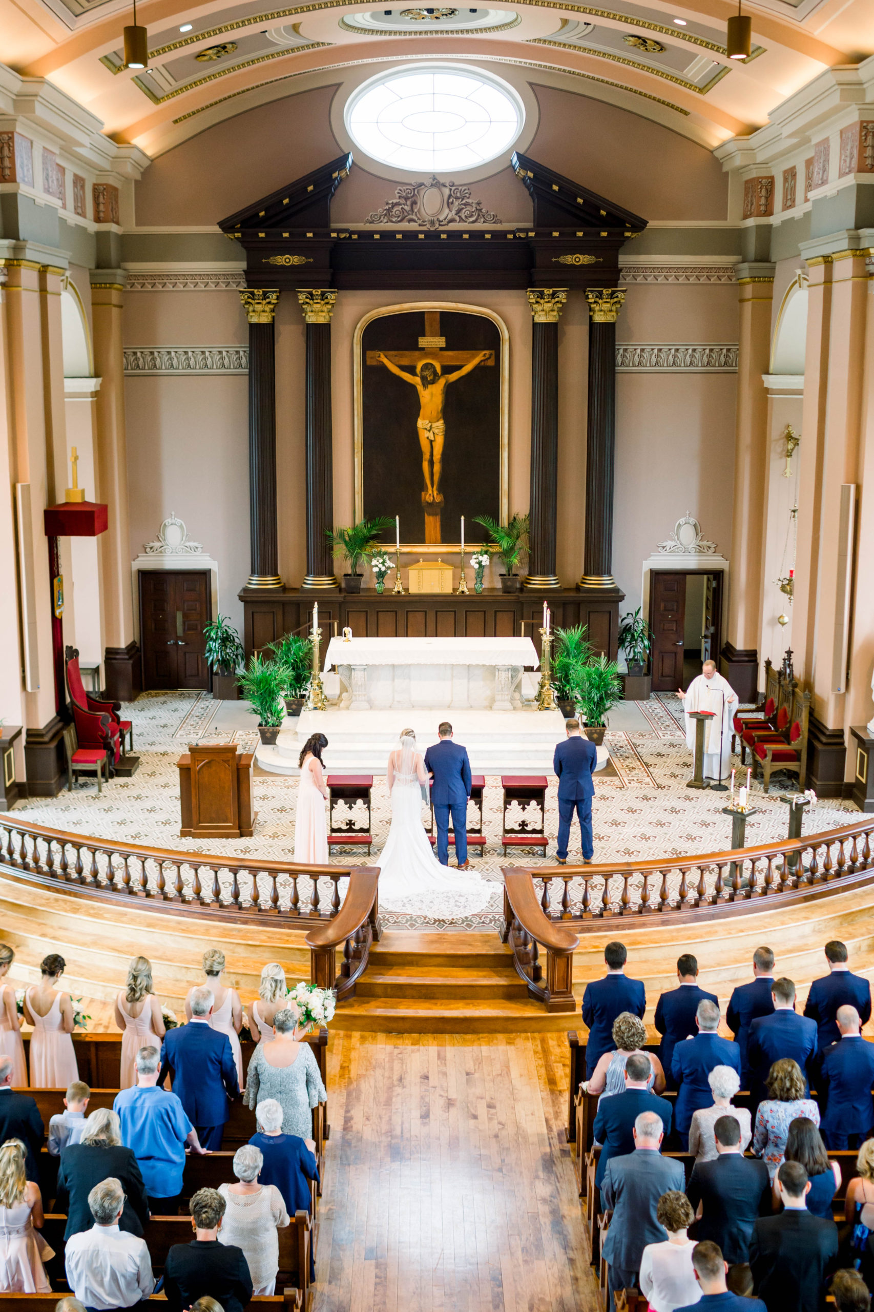 st louis old cathedral wedding by laura ann miller