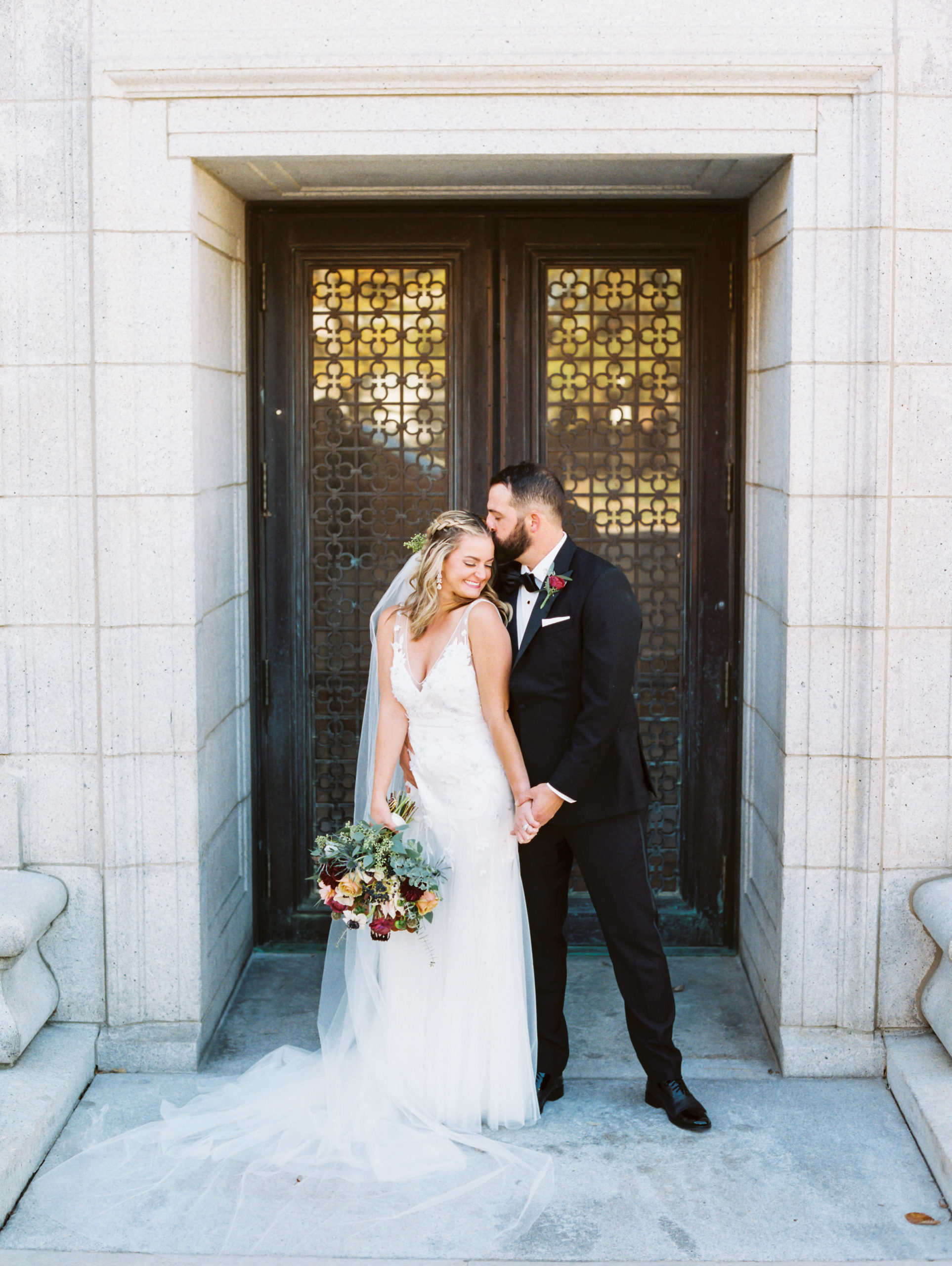 fine art fall wedding photos at st louis central library