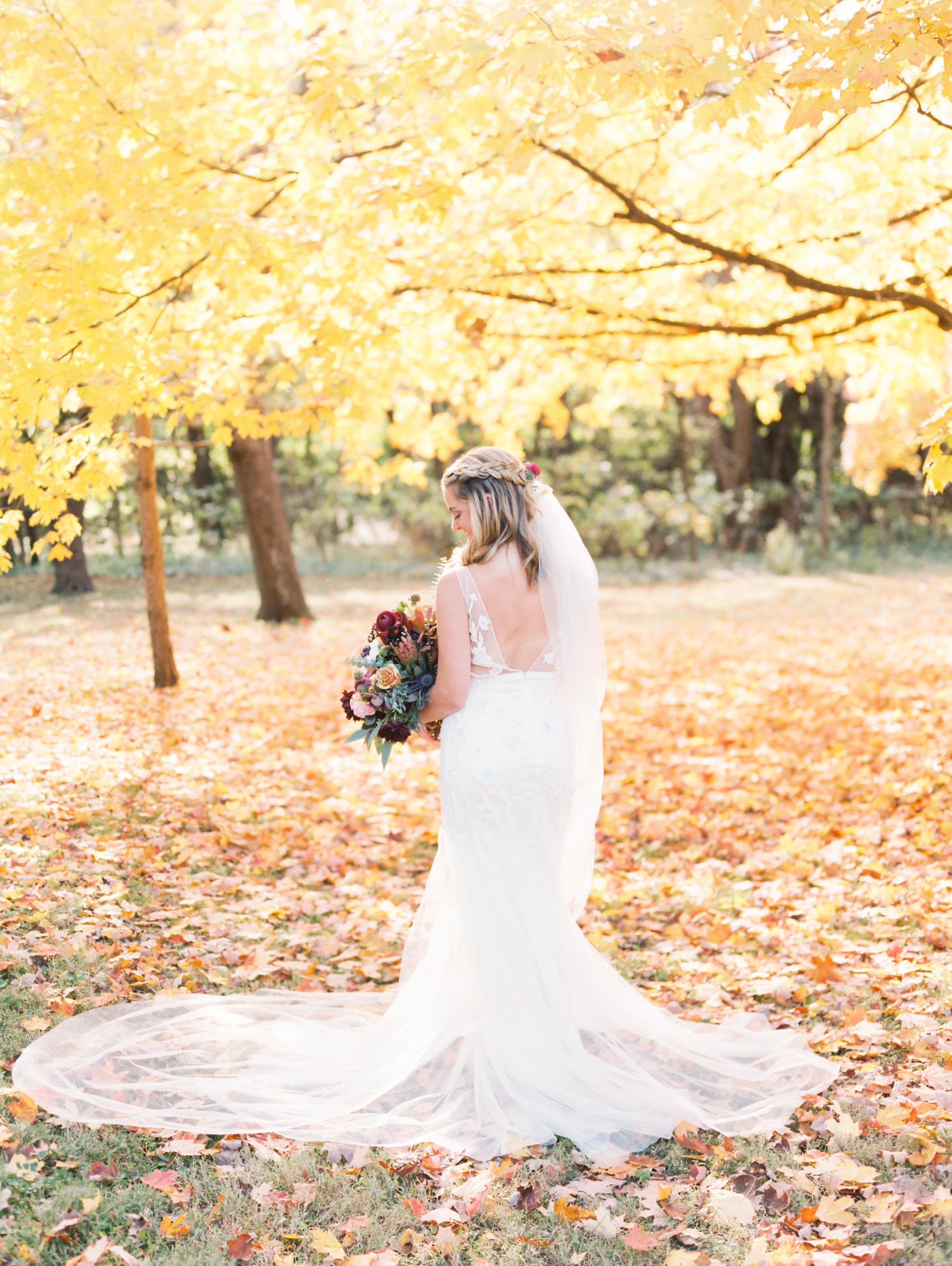 fall wedding photos in forest park