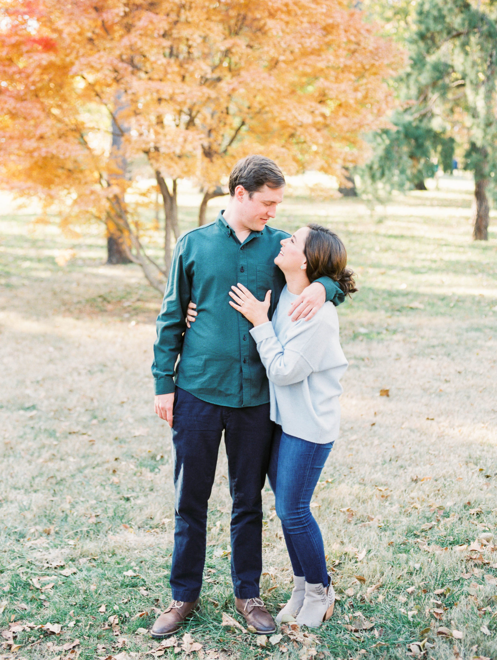 Kansas City Fall Engagement Session | Rosie & Jack - Laura Ann Miller